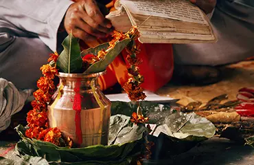 How to Dress Laddu Gopal for Each Season